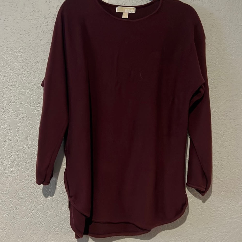 Maroon sweater